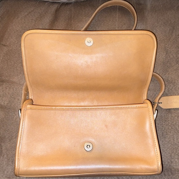 Coach Bag - Picture 2 of 8